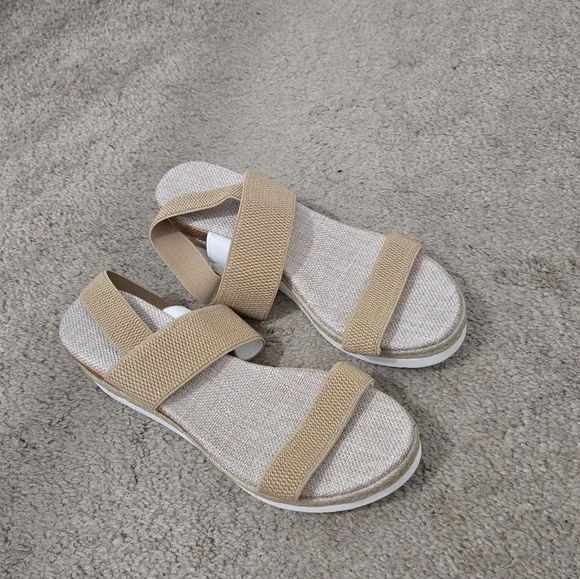 Women's Sandals - Picture 3 of 6